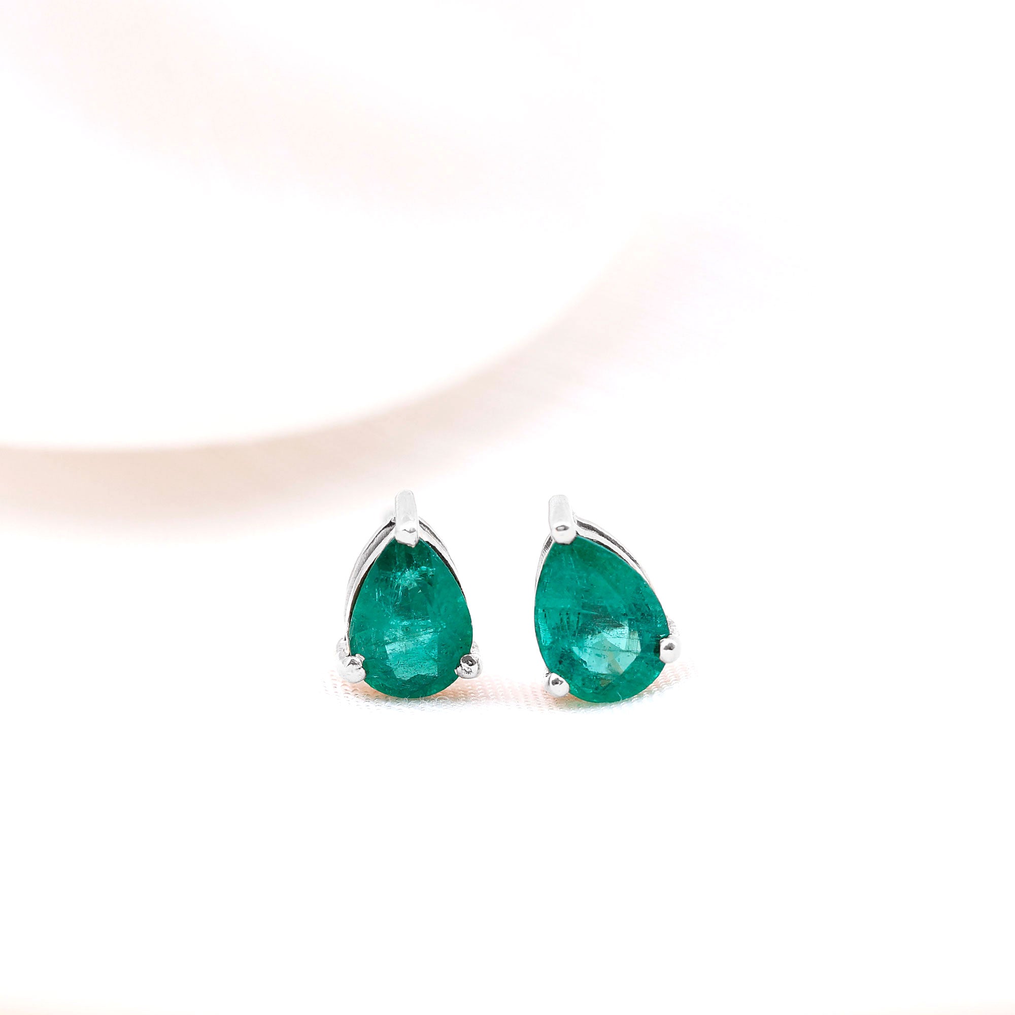 1.25 CT Pear Cut Solitaire Emerald Stud Earring in Gold Emerald - ( AAA ) - Quality - Rosec Jewels